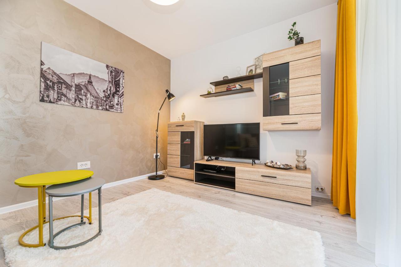 Rentforcomfort Apartment Ella 2 Brasov Bagian luar foto