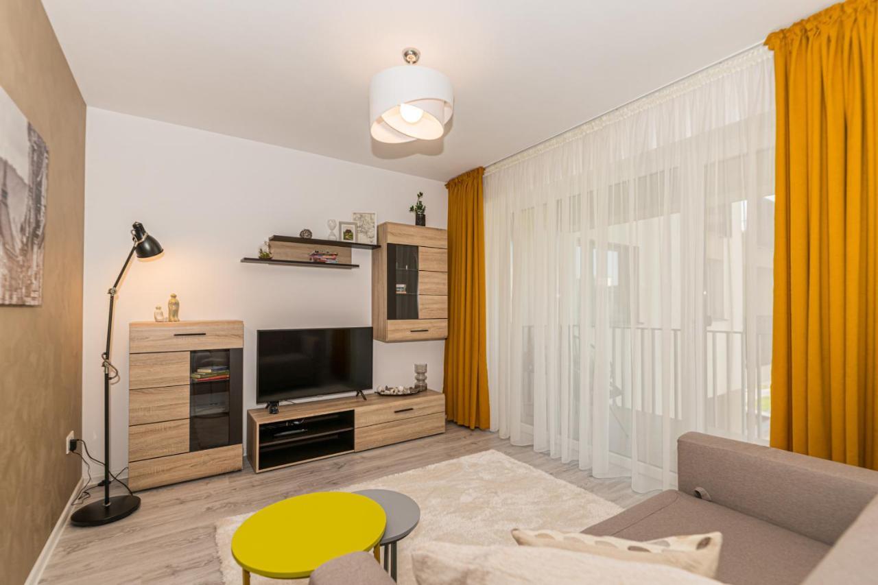 Rentforcomfort Apartment Ella 2 Brasov Bagian luar foto