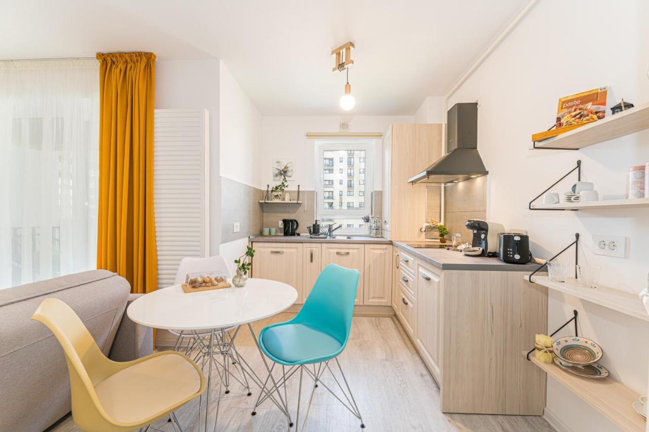 Rentforcomfort Apartment Ella 2 Brasov Bagian luar foto