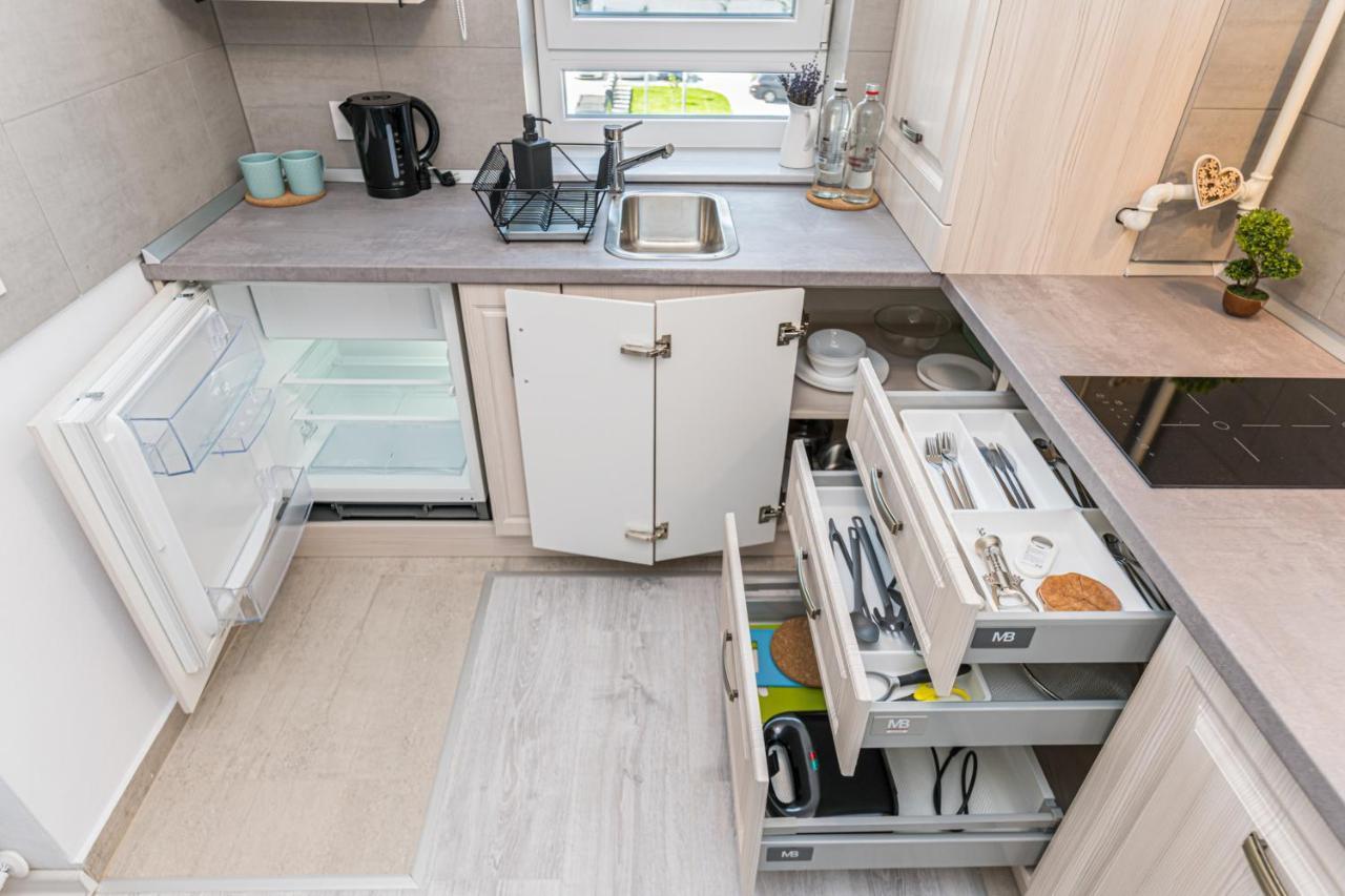 Rentforcomfort Apartment Ella 2 Brasov Bagian luar foto