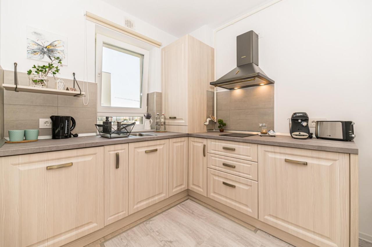 Rentforcomfort Apartment Ella 2 Brasov Bagian luar foto